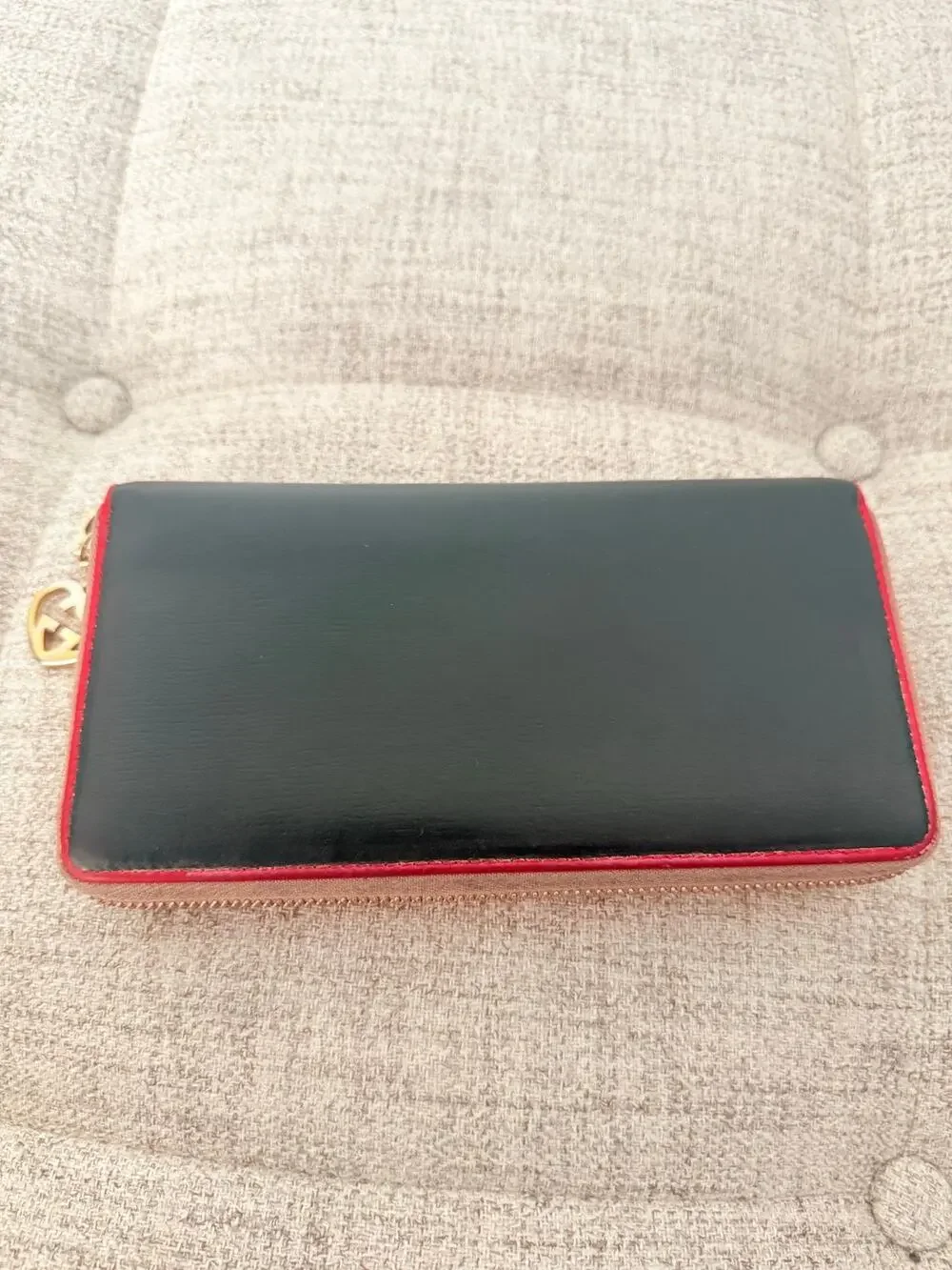 Gucci Black Leather Long Zip Wallet – Red Trim, Gold GG Charm, Made in Italy